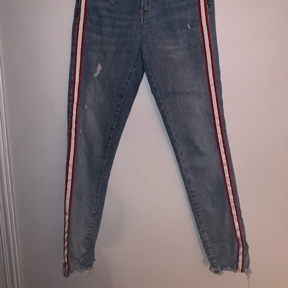 Zara Cropped, mid rise, lightly ripped jeans :) - Picture 3 of 7